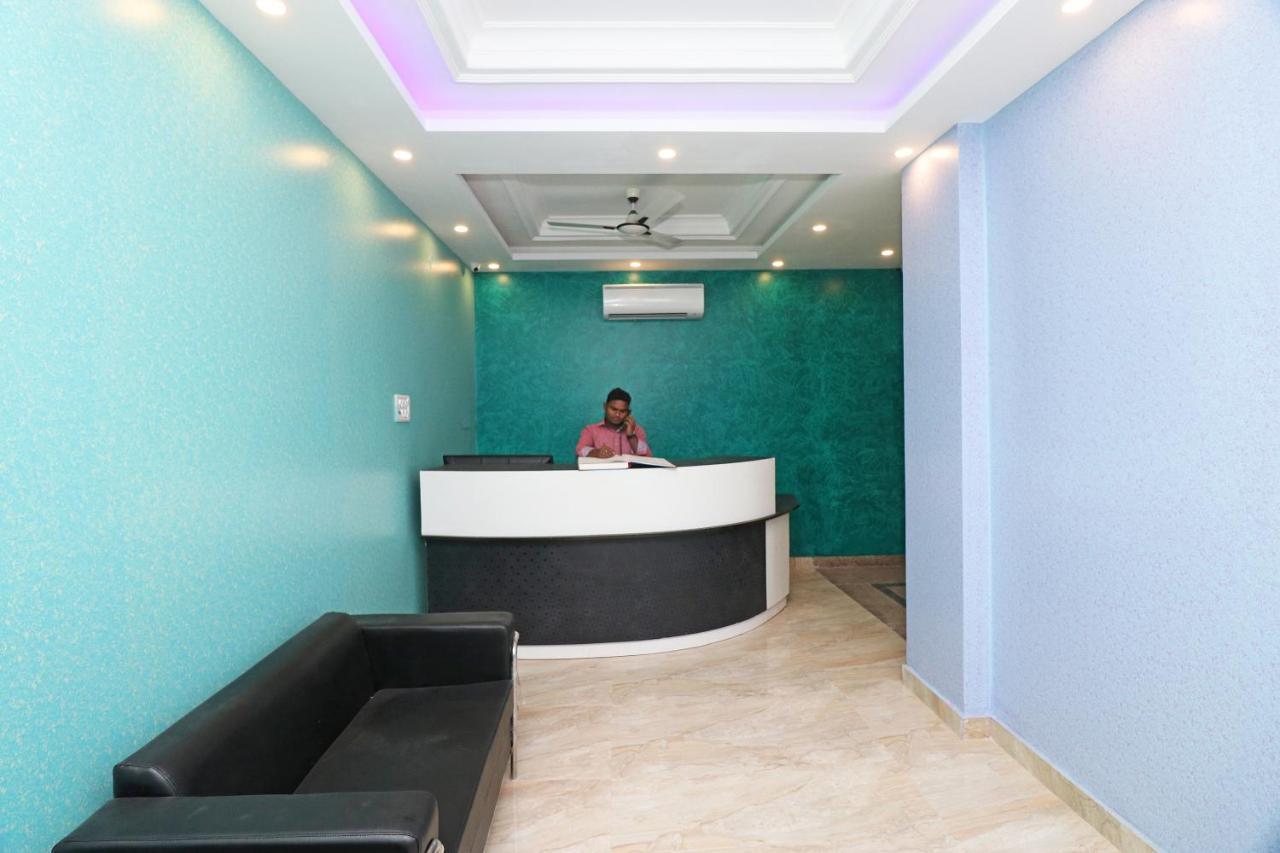Oyo 25130 Hotel Royal Inn Nueva Delhi Exterior foto